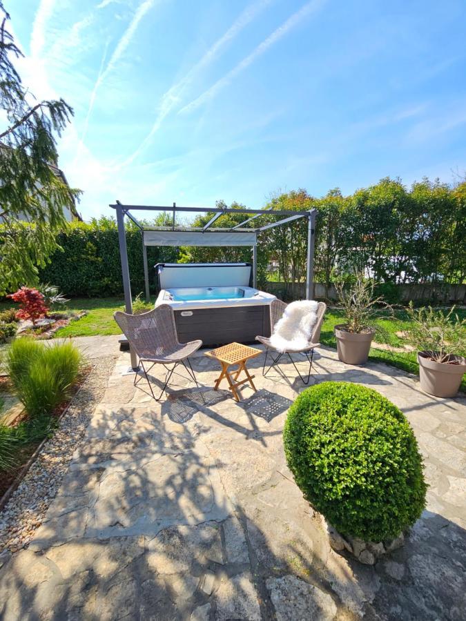 Stonehouse Ana With Jacuzzi Rovinj-Krmed Villa Eksteriør billede