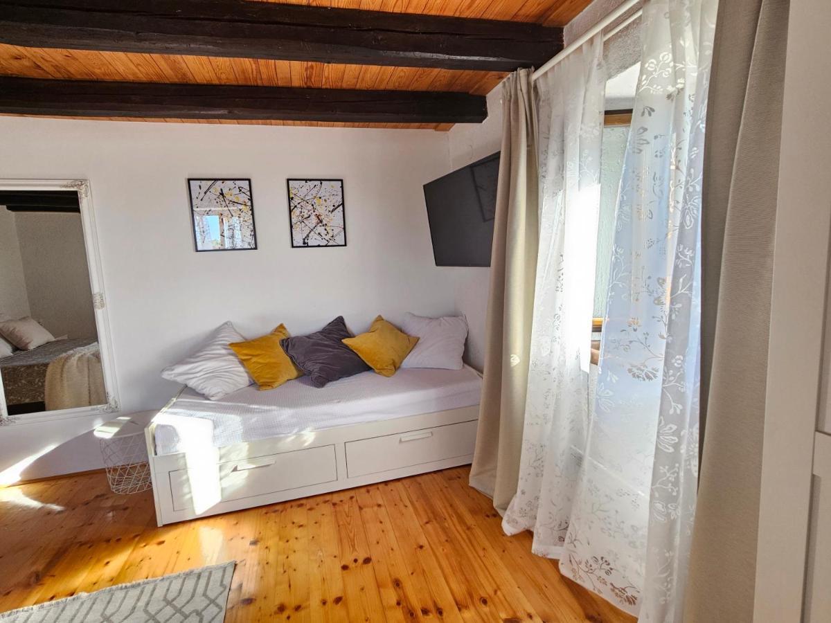 Stonehouse Ana With Jacuzzi Rovinj-Krmed Villa Eksteriør billede