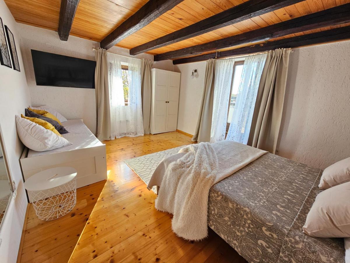 Stonehouse Ana With Jacuzzi Rovinj-Krmed Villa Eksteriør billede